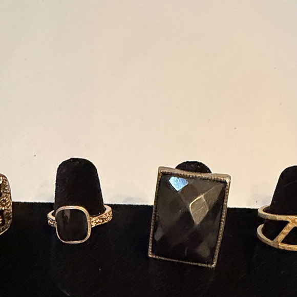 Elegant Assorted Rings Collection - Picture 3 of 7